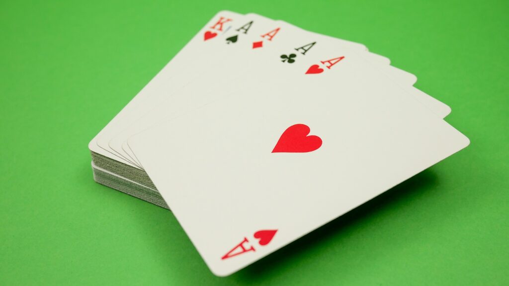 cards-g54a49a9b6_1920-e1642245154590-1024x576-2 라이브카지노